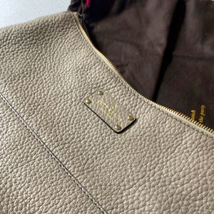 Kate Spade purse with dust bag.